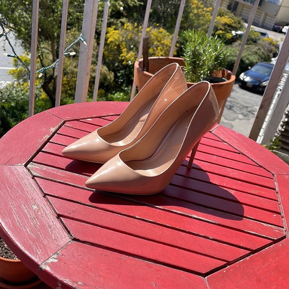 High heeled shoes size 7.5